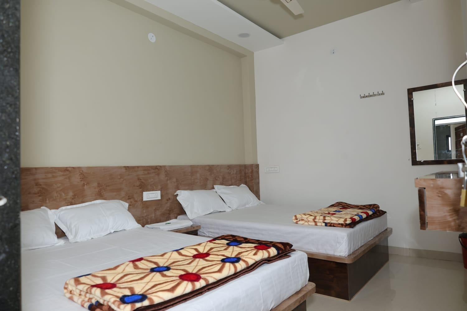 Hotel Shree Jyotirlinga Residency Ellora Esterno foto