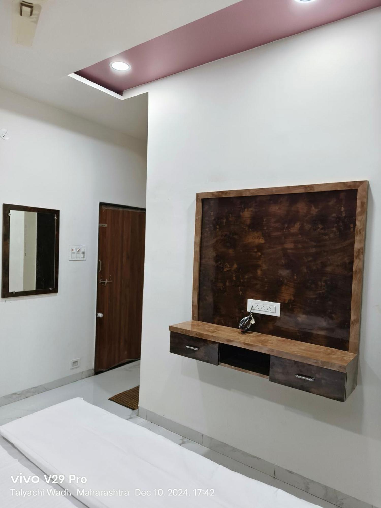 Hotel Shree Jyotirlinga Residency Ellora Esterno foto