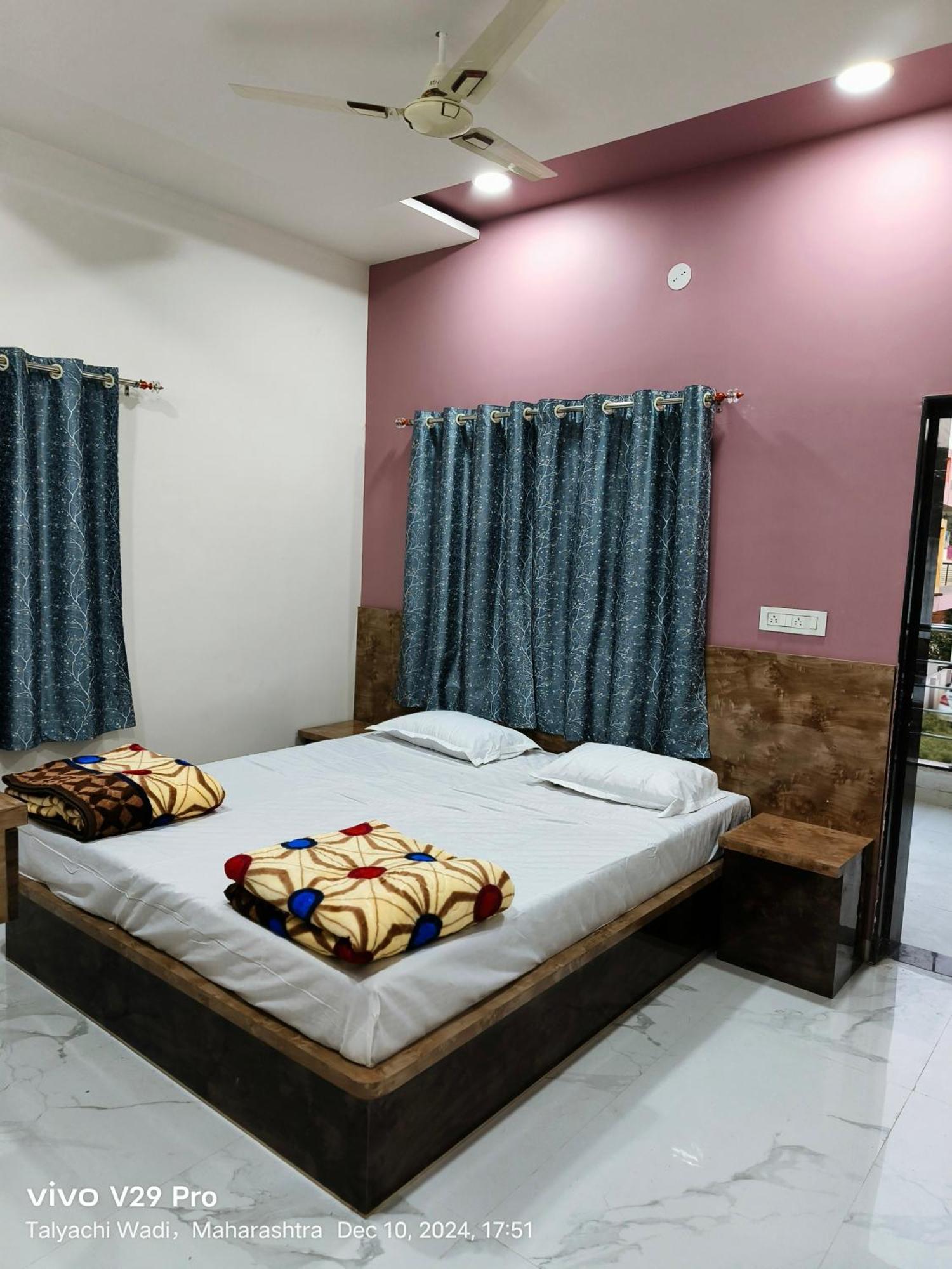 Hotel Shree Jyotirlinga Residency Ellora Esterno foto