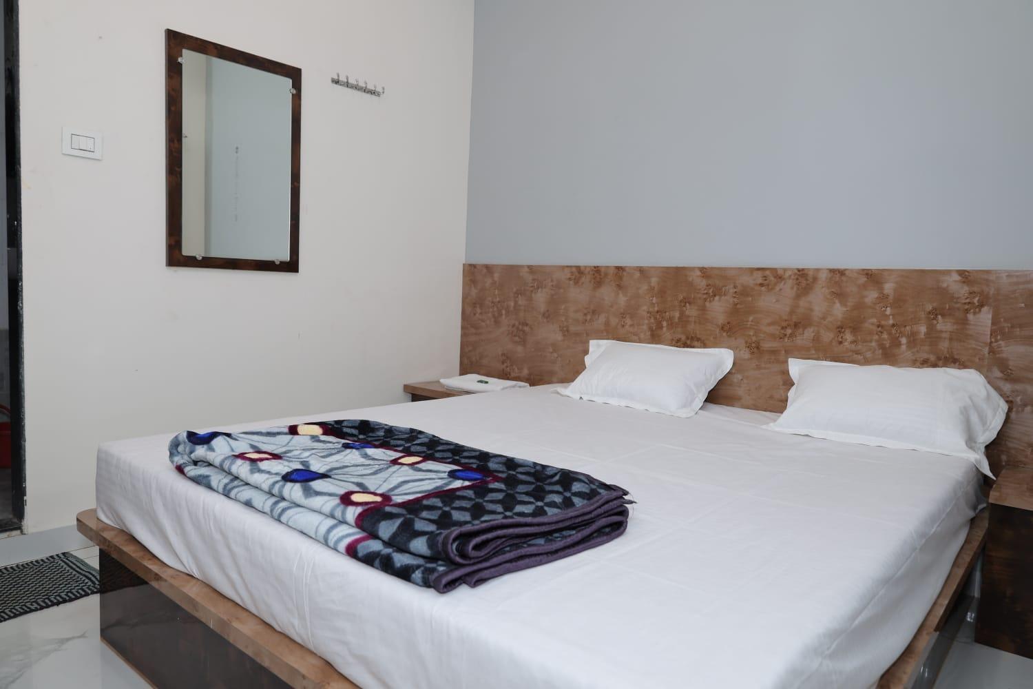 Hotel Shree Jyotirlinga Residency Ellora Esterno foto